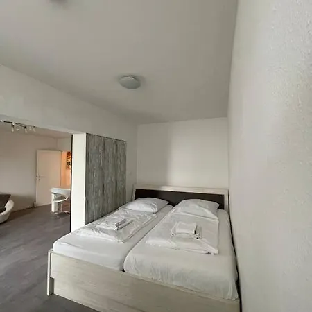 Attractive Flat Near Charlottenburg & City Center Berlijn Buitenkant foto