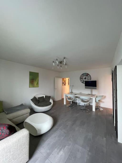 Appartement Attractive Flat Near Charlottenburg & Center Berlijn